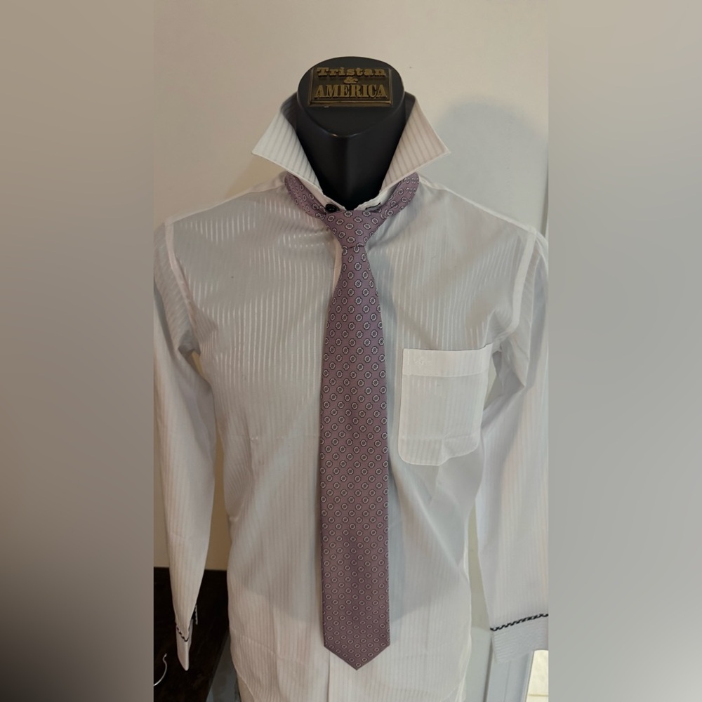 Ermenegildo Zegna
Ermenegildo Zegna Lavender
Floral Men's Tie
